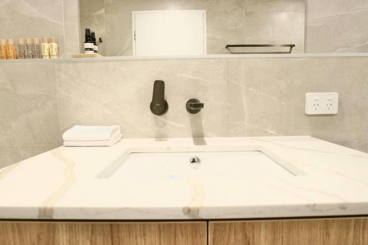617 Hastings Street Metres To The Beach Noosa Heads Bagian luar foto